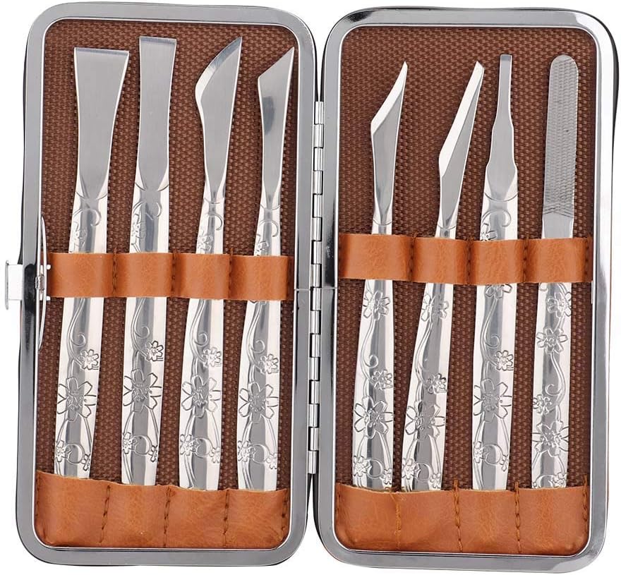Shows the complete kit and helps communicate value, quantity, and overall assortment of tools included.